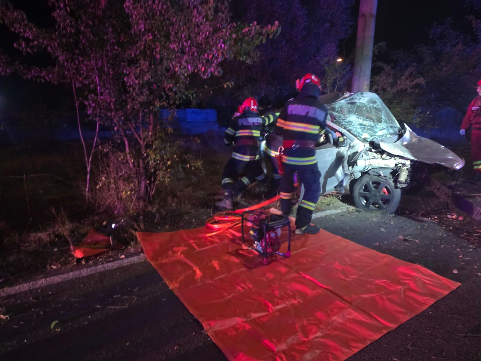 El este şoferul de 19 ani care a murit alături de prietenul său. "De ce mi l-ai luat, Doamne?"