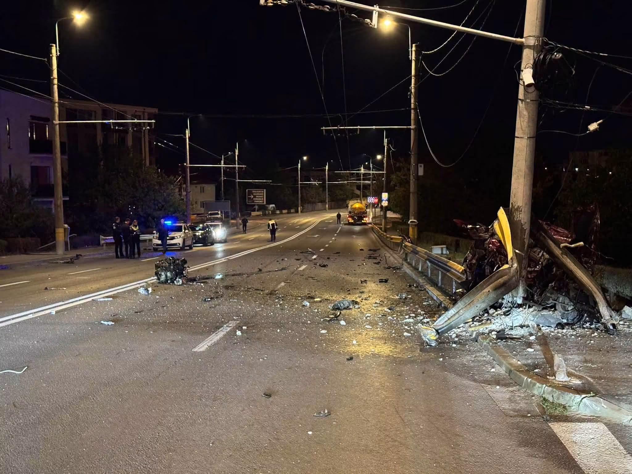 Momentul când un tânăr intră cu viteză într-un stâlp în Cluj. Nu a avut nicio şansă