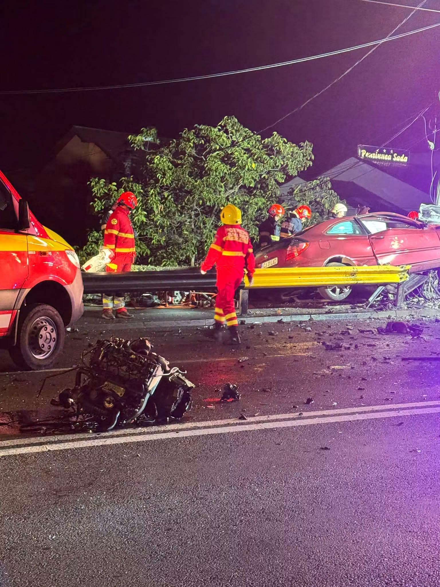 Momentul când un tânăr intră cu viteză într-un stâlp în Cluj. Nu a avut nicio şansă