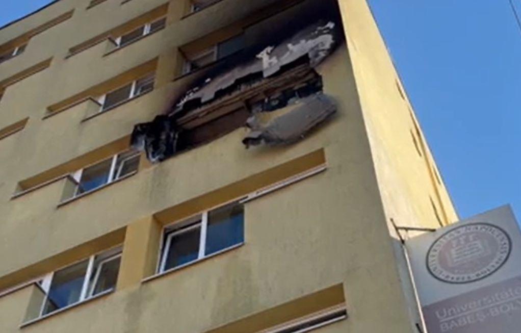"Ajutor! Nu putem ieşi afară!". Cine sunt studenţii în camera cărora a izbucnit focul