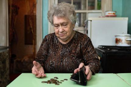 Când intră pensiile pe card în octombrie 2026