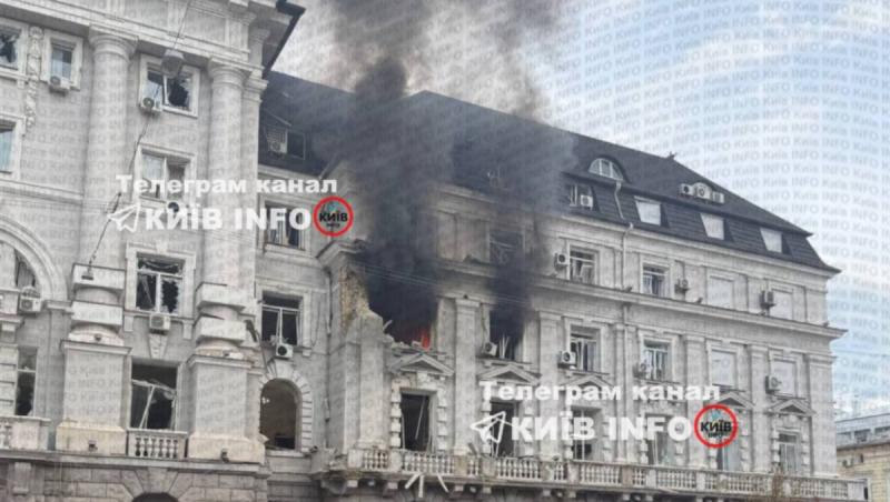 Sediul serviciului secret ucrainean din Kiev, lovit de o dronă rusească. Zelenski cere un răspuns "în oglindă"