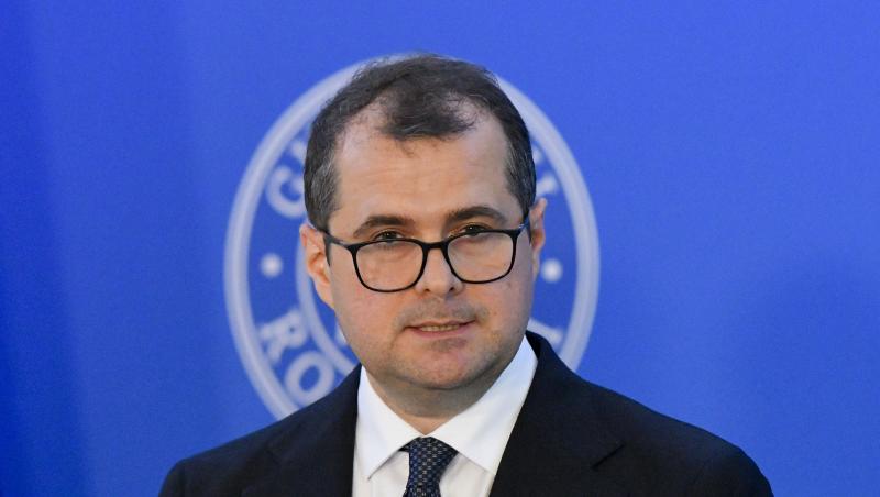 Cum a încercat premierul Republicii Moldova să facă bani în tinerețe. A ajuns să fie verificat de vamă
