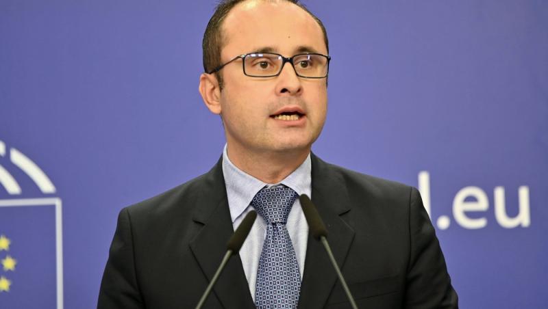 România țintește 10 GW de energie solară și eoliană până în 2030. Bușoi: Ne vom concentra pe stocare