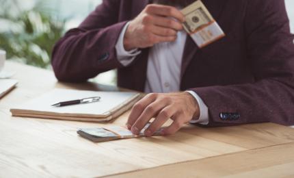 Ţara în care miniştrii au printre cele mai mari salarii din lume aprobă creşterea veniturilor acestora