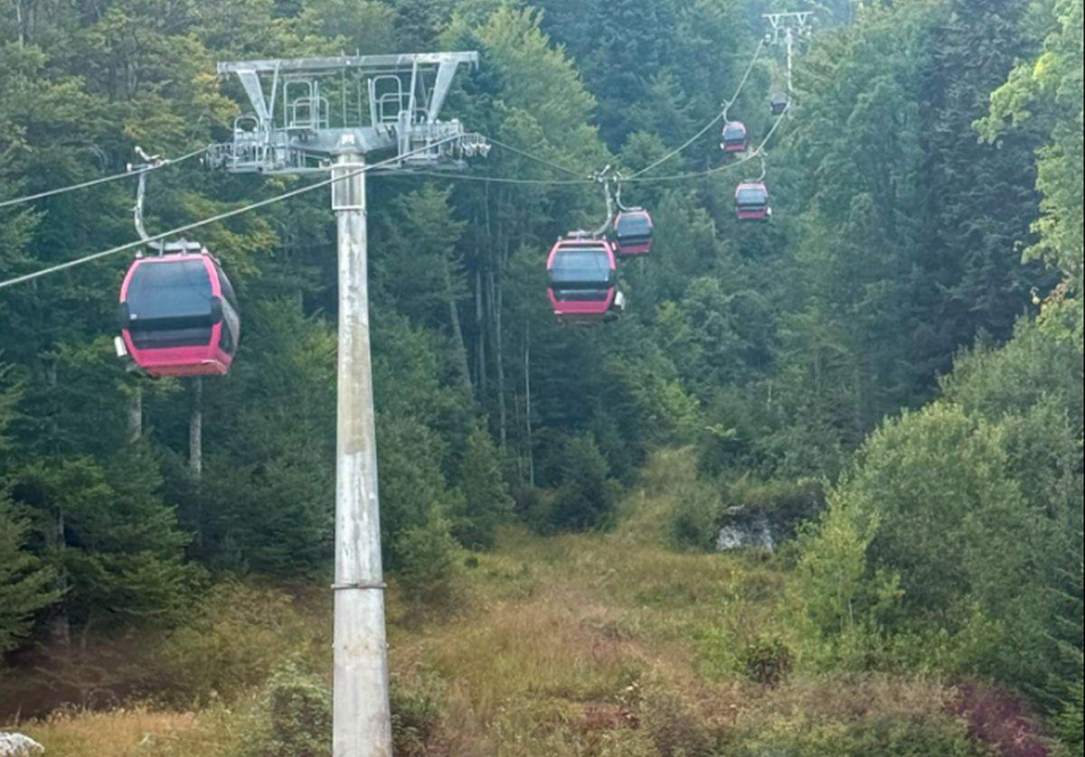Telegondola Sinaia spre Cota 1400, oprită după deplasarea unui pilon