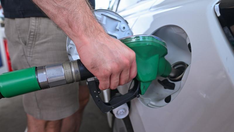Petrolul a trecut iar de pragul de 100$. Motorina s-a scumpit din nou şi în România. Care sunt prețurile