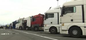 Prin ce trec șoferii români de TIR pe șoselele din Franța și Belgia: "Sunt victimele capcanei întinse de autorități"