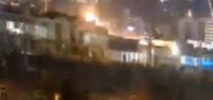 Momentul în care o dronă kamikaze doborâtă de ruşi loveşte o clădire din Moscova. Kievul a încercat din nou să atace Flota Mării Negre