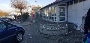 Parcare din Germania îngropată în gunoaie de zeci de români opriţi să facă o pauză, pe autostradă