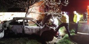 IPOTEZĂ ŞOCANTĂ: Şoferul de 19 ani care a intrat cu maşina în copac, apoi şi-a lăsat prietenii să ARDĂ DE VII, era DROGAT! (VIDEO)