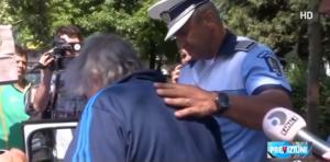 Ilie Năstase, luat din nou de Poliţie şi dus la Udrişte! Fostul tenismen a fost prins pe scuter, deşi avea permisul suspendat (Video)