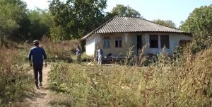 "Avea 37 de tăieturi. Cât s-a chinuit bătrânica, săraca". Două fete de 14 și 15 ani au ucis cu sălbăticie o pensionară, într-un sat din Moldova