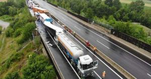 Doi şoferi români de TIR au murit într-un groaznic accident pe autostradă în Austria (Video)