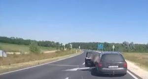 Scene ireale pe o autostradă din Ungaria. Un şofer român a sărit de la volan, din mers, când a văzut Poliţia. Avea 12 migranţi sirieni în Audi