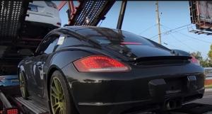 Un influencer a cumpărat un Porsche Cayman defect și se laudă că a reușit să-l repare cu doar 20 de lire. Reacțiile fanilor săi