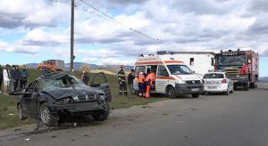 Accidentul mortal cu BMW din Argeș a fost filmat. Un băiat de 16 ani a sfârșit pe loc, șoferul de 21 de ani a fost grav rănit