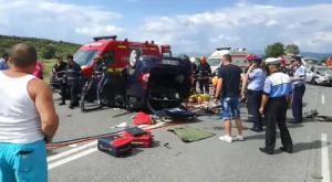 Accident mortal la Hunedoara. Un bărbat a murit şi alte 5 persoane au fost grav rănite (Foto)