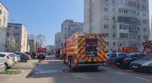 O bătrânică de 93 de ani din Constanţa, la un pas de moarte, după ce în apartamentul ei de la etajul 9 a avut loc o explozie urmată de un incendiu