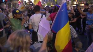 Protest antiguvernamental în Capitală: sute de oameni au participat la un marş, din Piaţa Victoriei, către sediul DNA
