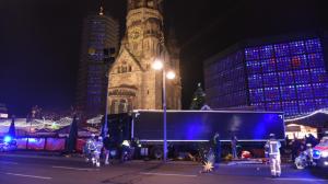 Crăciun sub teroare, în Berlin. 12 morţi și 48 de răniţi în atentatul de la Târgul de Crăciun, comis de un refugiat (LIVE UPDATE)