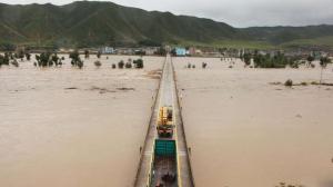 STARE DE URGENŢĂ în Coreea de Nord! Cel puţin 60 de persoane au decedat şi 40.000 au fost evacuate, după inundaţiile care au devastat ţara (IMAGINI TERIFIANTE)