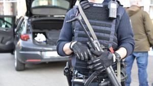 ATAC TERORIST în Germania: Un bărbat a intrat cu maşina în mulţime. Suspectul a fost împuşcat de poliţişti