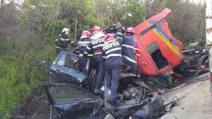 DEZVĂLUIRI INCREDIBILE în cazul accidentului în care a pierit o FAMILIE întreagă: Şoferul TIR-ului avea permisul SUSPENDAT şi 11 amenzi primite în 18 zile