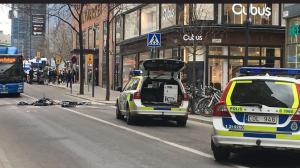 Atac terorist la Stockholm! Sunt cel puțin PATRU MORȚI, spulberaţi de un TIR! Atacatorul este liber
