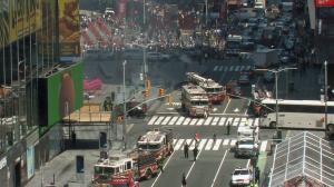 O MAŞINĂ A LOVIT în plin un grup de pietoni de pe trotuar, în inima New York-ului! Un mort şi 22 de răniți