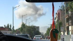ALERTĂ la Kabul: O maşină capcană a EXPLODAT în faţa ambasadei Germaniei! Sunt zeci de morţi şi sute de răniţi (VIDEO)
