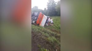 VIDEO DRAMATIC: imagini filmate imediat după accidentul de autocar din Braşov. Scene de HAOS!