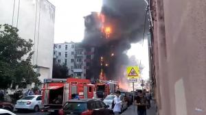 Imagini dramatice: un incendiu violent a distrus un hotel de 10 etaje, în Rusia