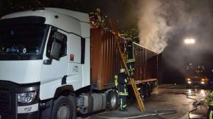 Un şofer român de TIR a fost trezit de explozia camionului, într-o parcare din Germania: "Mi-e frică să mai dorm în cabină!"