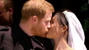 Nunta Regală, cel mai aşteptat moment: Prinţul Harry şi Meghan Markle se sărută, după jurăminte