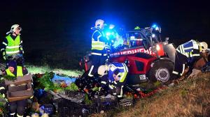 Femeie aproape moartă în cabina TIR-ului unui şofer român care a răsturnat camionul, în Austria