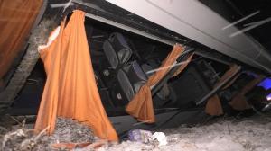Primele imagini de la accidentul din Braşov, unde un autocar cu 26 de pasageri s-a răsturnat (Video)