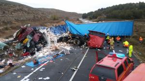 Imagini cumplite pentru un şofer român, ajuns primul la locul în care doi camionagii au murit, în Spania