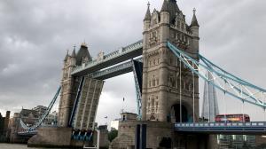 Probleme la Tower Bridge: traficul a fost dat peste cap după ce podul s-a blocat dintr-o eroare tehnică