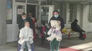Alexia, fetiţa cu mâinile amputate în accidentul din Paşcani, ajunge acasă de Revelion. Pentru copila de 15 ani, va începe o nouă viaţă