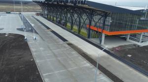 După 18 ani, singurul aeroport construit în România în ultima jumătate de secol, este aproape gata. Primele aeronave vor decola de pe Ghimbav din această toamnă