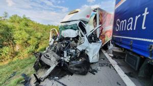 Accident în lanţ, cu 7 maşini, pe Autostrada A1. O persoană a murit în zona localității Ciorogârla