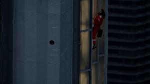 Jared Leto, promovare inedită pe Empire State Building. Starul s-a cățărat pe celebra clădire pentru a anunța turneul cu trupa sa Thirty Seconds To Mars