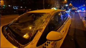 Impact violent pe un bulevard din Constanţa: O maşină s-a răsturnat, după ce s-a lovit puternic de o alta