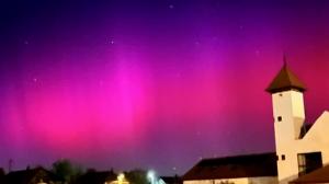 Aurora boreală, fenomenul inedit care s-a văzut în România, s-ar putea repeta peste două zile. Astronomii au o explicaţie periculoasă pentru apariţia sa pe cer