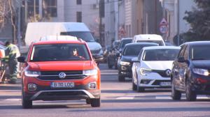 Febra cumpărăturilor a adus haosul în București. Traficul este paralizat de la primele ore și până seara târziu: 300 de metri se fac în mai bine de 45 de minute
