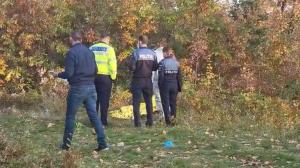 Rămăşiţe umane, găsite într-o pădure din Prahova. Un cioban dat dispărut ar fi fost ucis şi îngropat, în urmă cu un an