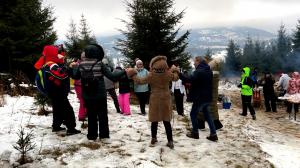 Turiştii care au petrecut Crăciunul în vârf de munte. Experienţa, de neuitat: "Nu m-am aşteptat la aşa o bogăţie. Este formidabil"