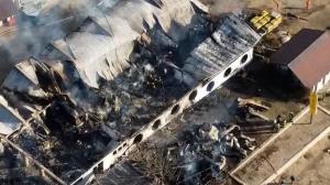 Şapte morţi în incendiul devastator de la Ferma Dacilor din Tohani. Încă un copil a fost scos fără viaţă din pensiunea distrusă de flăcări