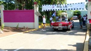 Havana, gazda unei spectaculoase parade a bijuteriilor pe patru roți. Mașinile clasice, o prezență comună în Cuba după embargoul impus de SUA
